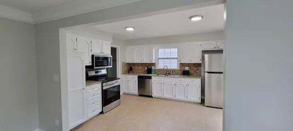 Coliving in Blue Springs - Outer KCMO, Kansas City