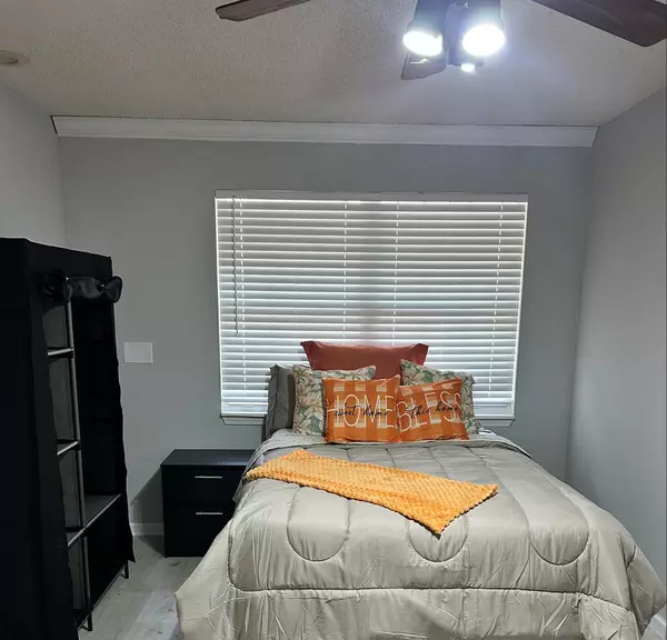 Coliving in College Park JAX - Northside, Jacksonville