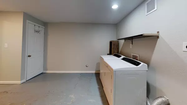 5 bedrooms apartment for rent in Lakewood - Outer Denver, Denver