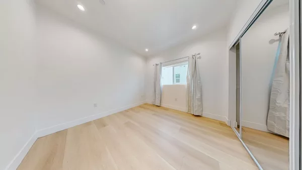 Coliving in Valley Village - San Fernando Valley, Los Angeles