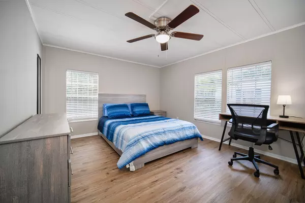 Coliving in Cedar Hills - Westside, Jacksonville