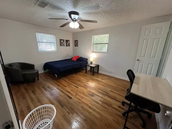 Coliving in Lake Forest - Northside, Jacksonville