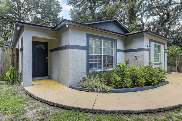 Coliving in Live Oaks Square - East Tampa, Tampa