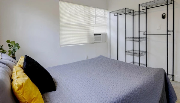 Coliving in Ybor City - Central Tampa, Tampa