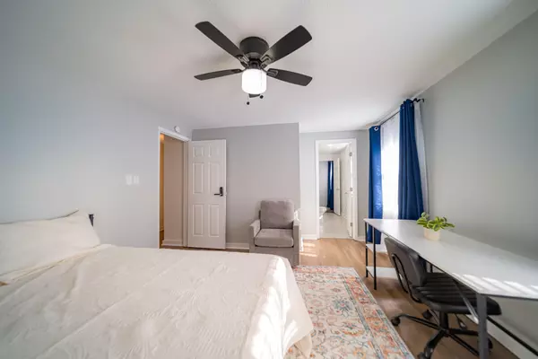 Coliving in Idlewild South - East Charlotte, Charlotte