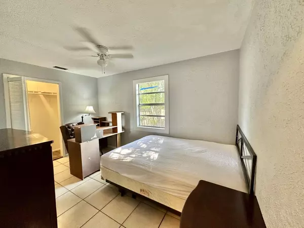 Coliving in University - North Tampa, Tampa