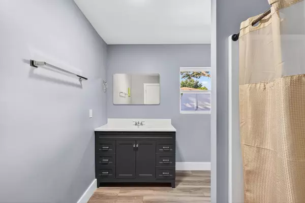 Coliving in Live Oaks Square - East Tampa, Tampa
