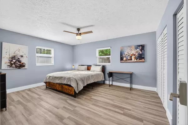Coliving in Live Oaks Square - East Tampa, Tampa