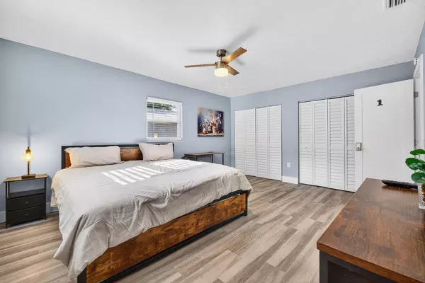 Coliving in Live Oaks Square - East Tampa, Tampa