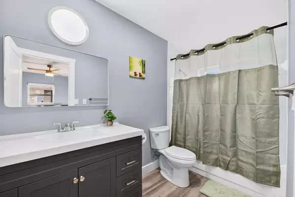 Coliving in Live Oaks Square - East Tampa, Tampa
