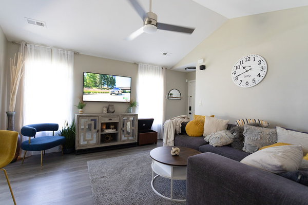 Coliving in Oakdale - North Charlotte, Charlotte