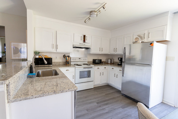 Coliving in Oakdale - North Charlotte, Charlotte