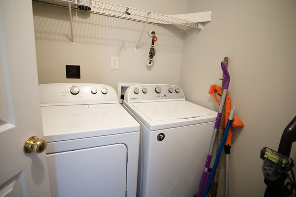 Coliving in Oakdale - North Charlotte, Charlotte