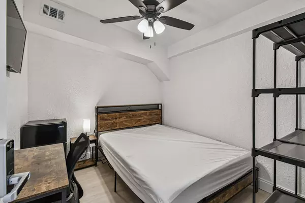 Coliving in Kenwood - Clearwater-St. Petersburg, Tampa
