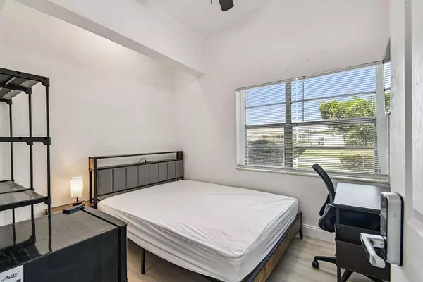 Coliving in Kenwood - Clearwater-St. Petersburg, Tampa