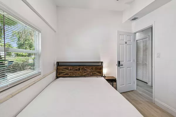 Coliving in Kenwood - Clearwater-St. Petersburg, Tampa