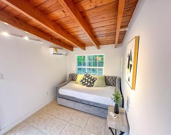 Coliving in West Palm Beach - Palm Beach County, Miami