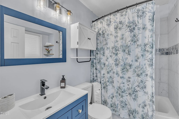 Coliving in King Charles - South Raleigh, Raleigh