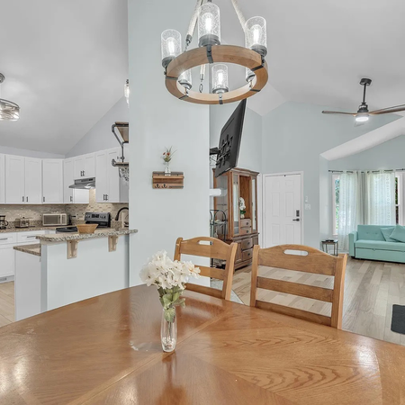 Coliving in King Charles - South Raleigh, Raleigh