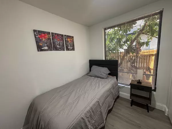 Coliving in Live Oaks Square - East Tampa, Tampa