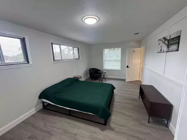 Coliving in Live Oaks Square - East Tampa, Tampa