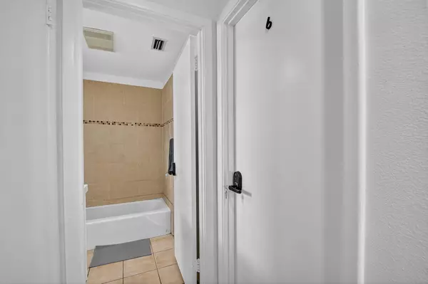 Coliving in West Palm Beach - Palm Beach County, Miami