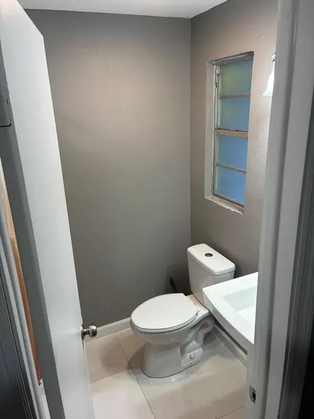 Coliving in Lake Forest - Northside, Jacksonville