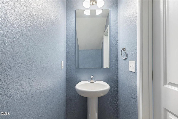 Coliving in Creedmoor - Outer Triangle, Raleigh