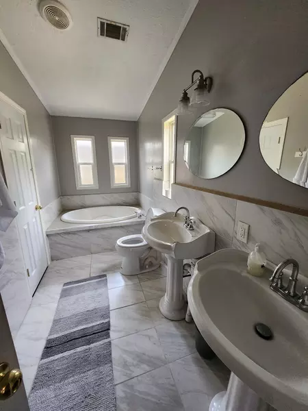 Coliving in West Arlington - Arlington, Dallas