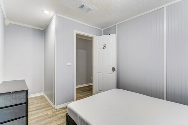 Coliving in Garden City JAX - Northside, Jacksonville