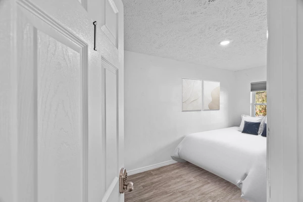 Coliving in Live Oaks Square - East Tampa, Tampa