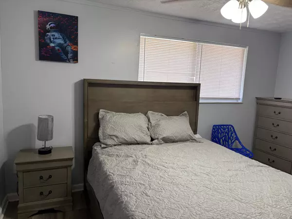 Coliving in Cedar Hills - Westside, Jacksonville