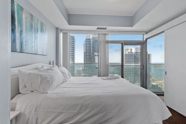 Coliving in Harbourfront - Downtown TO, Toronto