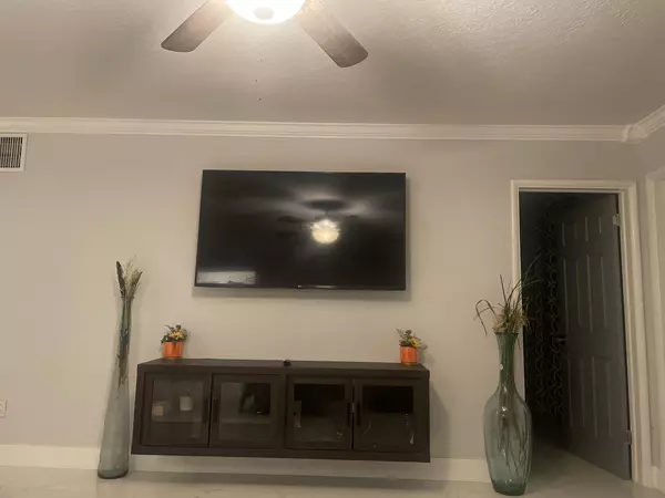 Coliving in West Park - Broward County, Miami