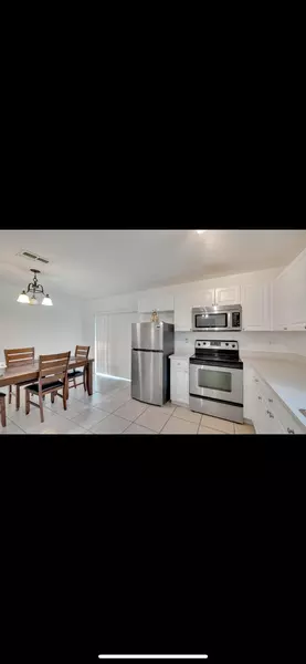 Coliving in Ybor City - Central Tampa, Tampa