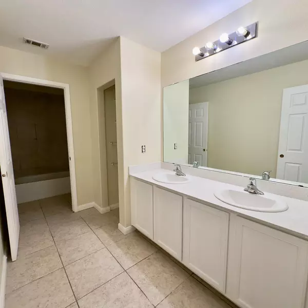 Coliving in White Settlement - Forth Worth, Dallas