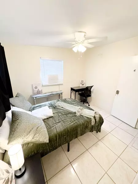 Coliving in Pinellas Park - Clearwater-St. Petersburg, Tampa