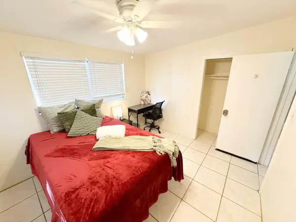 Coliving in Pinellas Park - Clearwater-St. Petersburg, Tampa