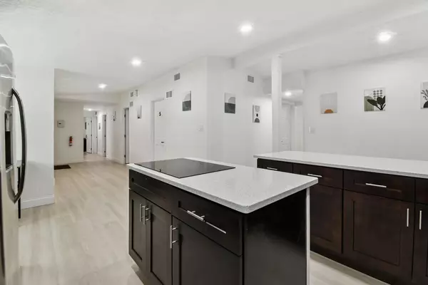 Coliving in Live Oaks Square - East Tampa, Tampa