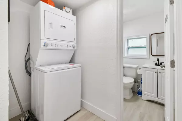 Coliving in Live Oaks Square - East Tampa, Tampa