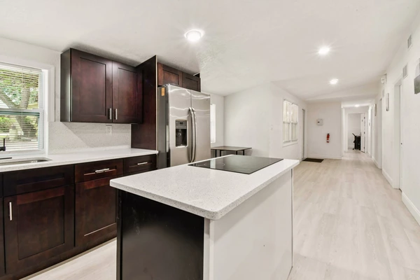 Coliving in Live Oaks Square - East Tampa, Tampa