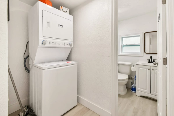 Coliving in Live Oaks Square - East Tampa, Tampa