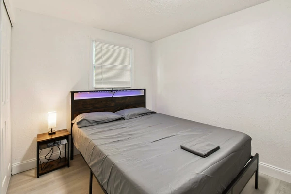 Coliving in Live Oaks Square - East Tampa, Tampa