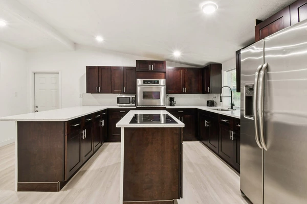 Coliving in Live Oaks Square - East Tampa, Tampa