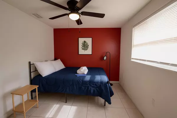 Coliving in Live Oaks Square - East Tampa, Tampa