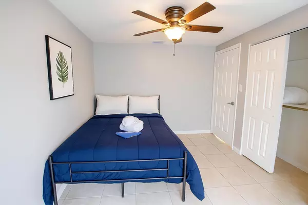 Coliving in Live Oaks Square - East Tampa, Tampa