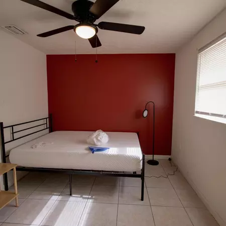 Coliving in Live Oaks Square - East Tampa, Tampa