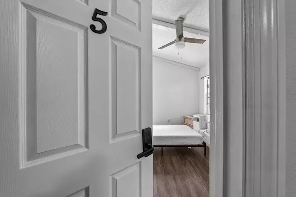 Coliving in Downtown St. Petersburg - Clearwater-St. Petersburg, Tampa