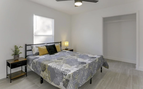 Coliving in Live Oaks Square - East Tampa, Tampa