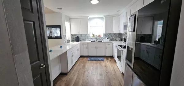 Coliving in Town 'n' Country - West Tampa, Tampa